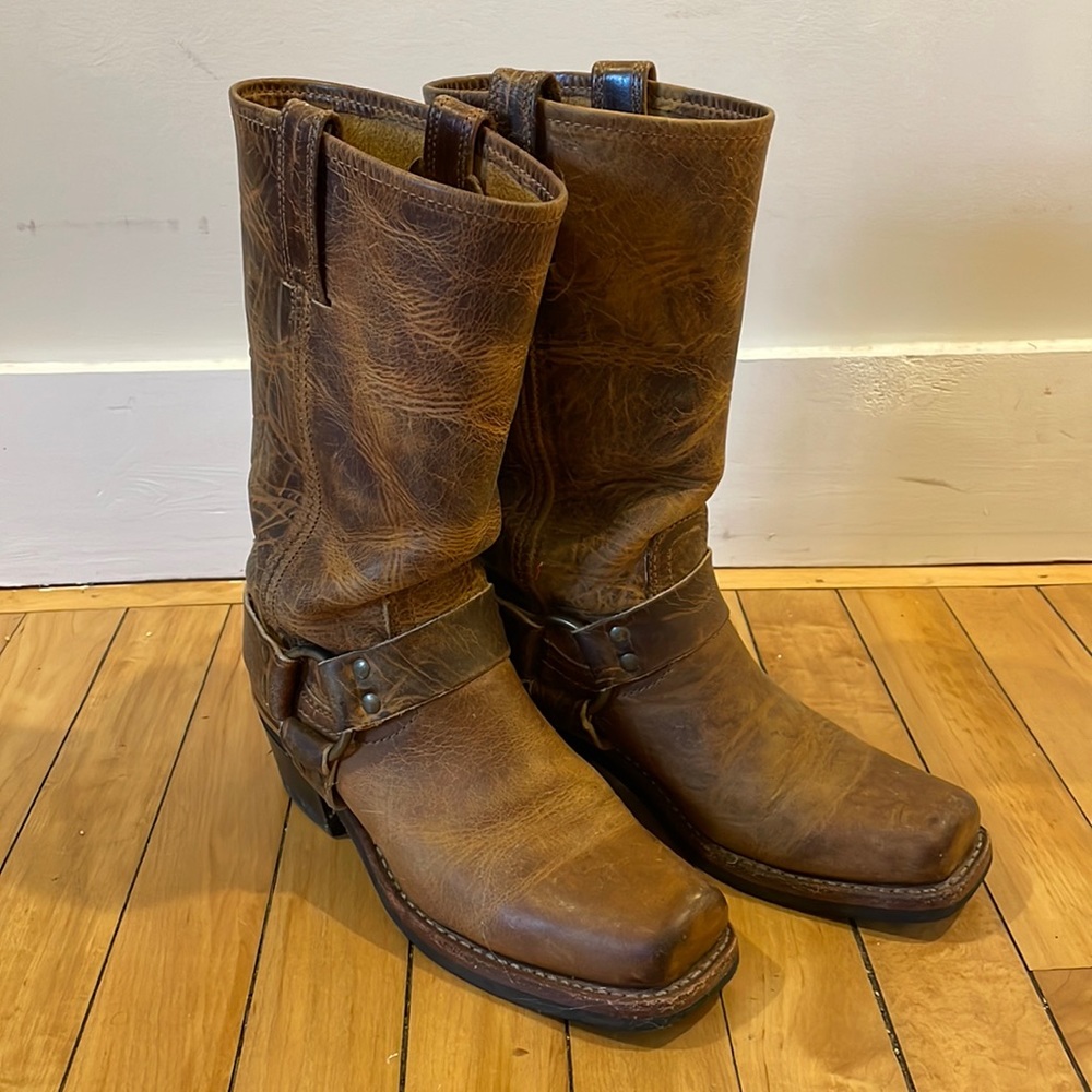 Excellent used condition Frye boots. Size 6.5 M.